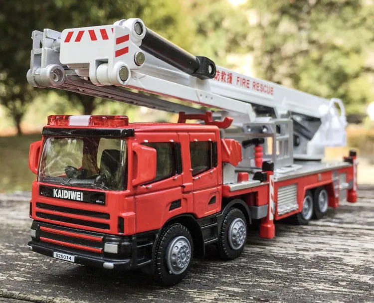 1:50 alloy engineering vehicles,high simulation Fire truck,fire ladder,climbing car,children\'s educational toys,free shipping