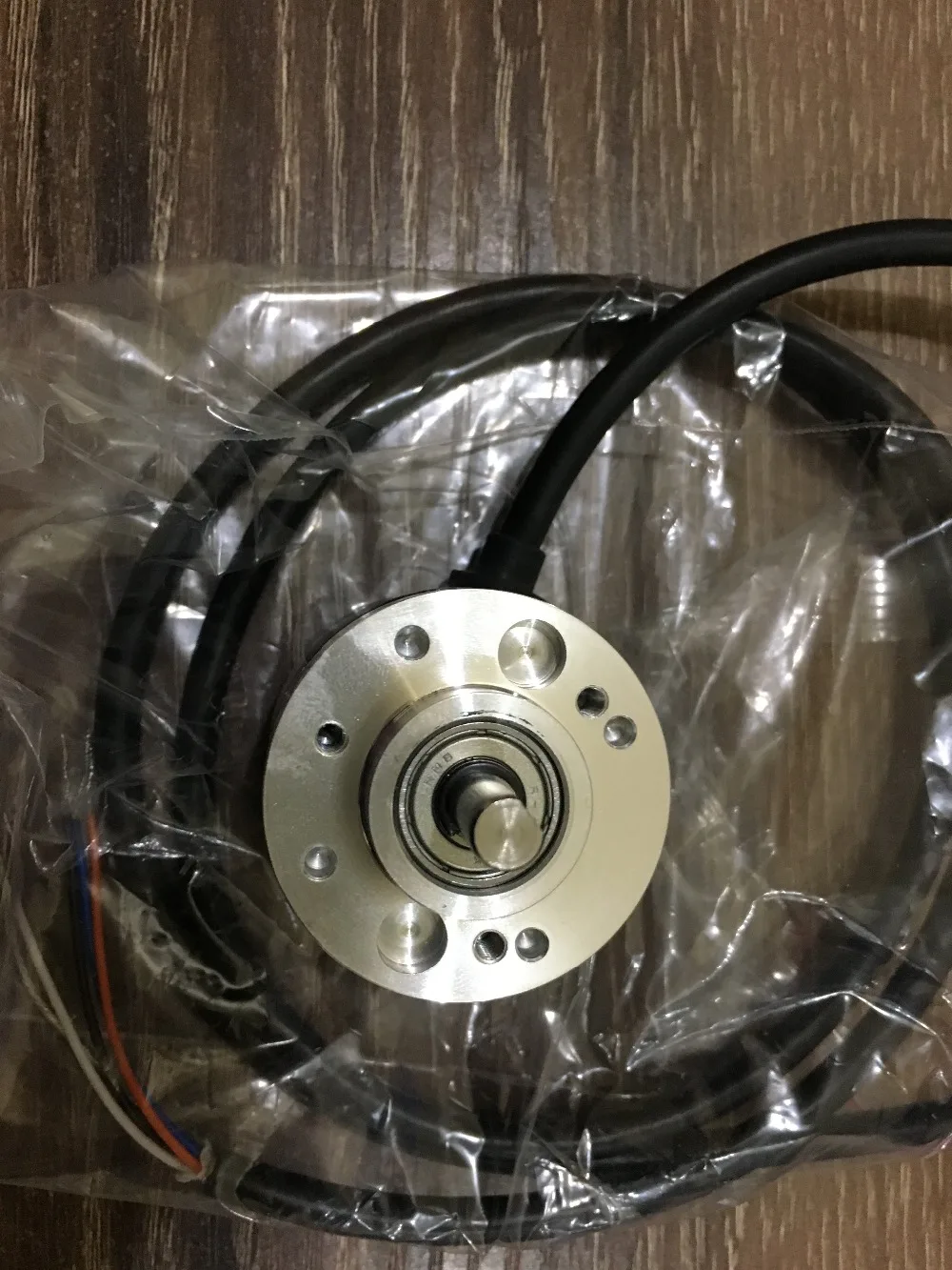 TRD-S2000B Koyo rotary encoder shaft diameter 6mm outer diameter 38mm solid shaft DC10.8-26.4V