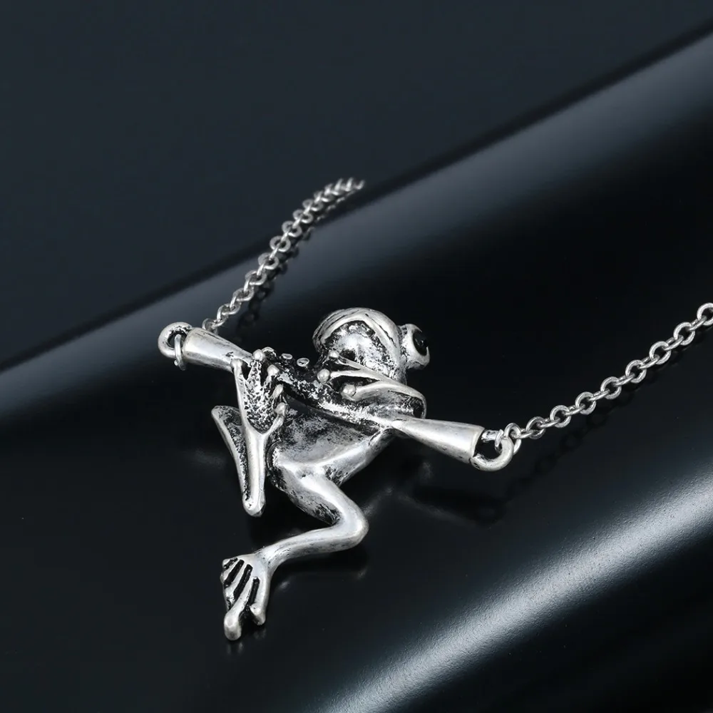 Wholesale Antique Baby Frog on a Branch Animal Unique Necklaces & Pendant For Women Men Antique Retro Brand Jewelry Homme Bijoux