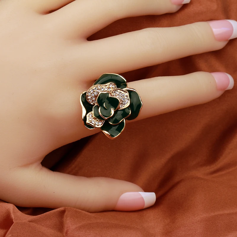 Fashion Beautiful Ceramic Camellia Flower Rhinestone Cocktail Ring for Women Wedding Rings Jewelry Color Summer Style Rings