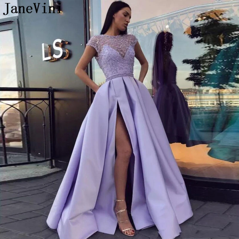 JaneVini elegancka linia bez Prom sukienka satyna koronkowa z krótkimi rękawkami zroszony Side podział Sexy kobiety Party suknie Plus Size Abendkleid