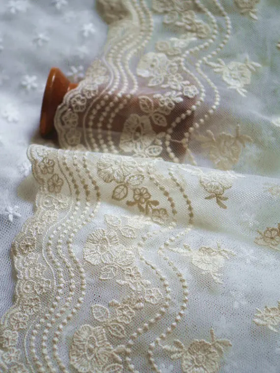 2 yards Ivory Lace Trim With Bow