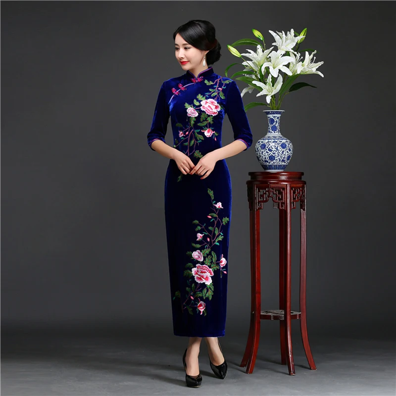 Top Grade Female Fall New Velour Qipao Chinese Style Embroider Flower Dress Half Sleeve Long Evening Mandarin Collar Cheongsam 