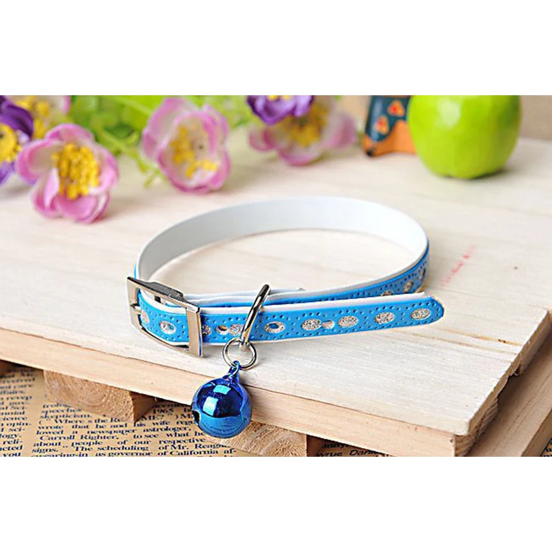 Pet xmas gift Cat collar Neck Strap with Rivet leather Cat Dog Pet Collar Products with Bell Material Pu Blink Collars for cats