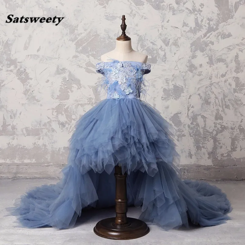 Dusty Blue High Low Long Feather Pageant Dresses For Girls Appliques Pearl Ruffles Flower Girl Dress Off Shoulder Comunion Dress