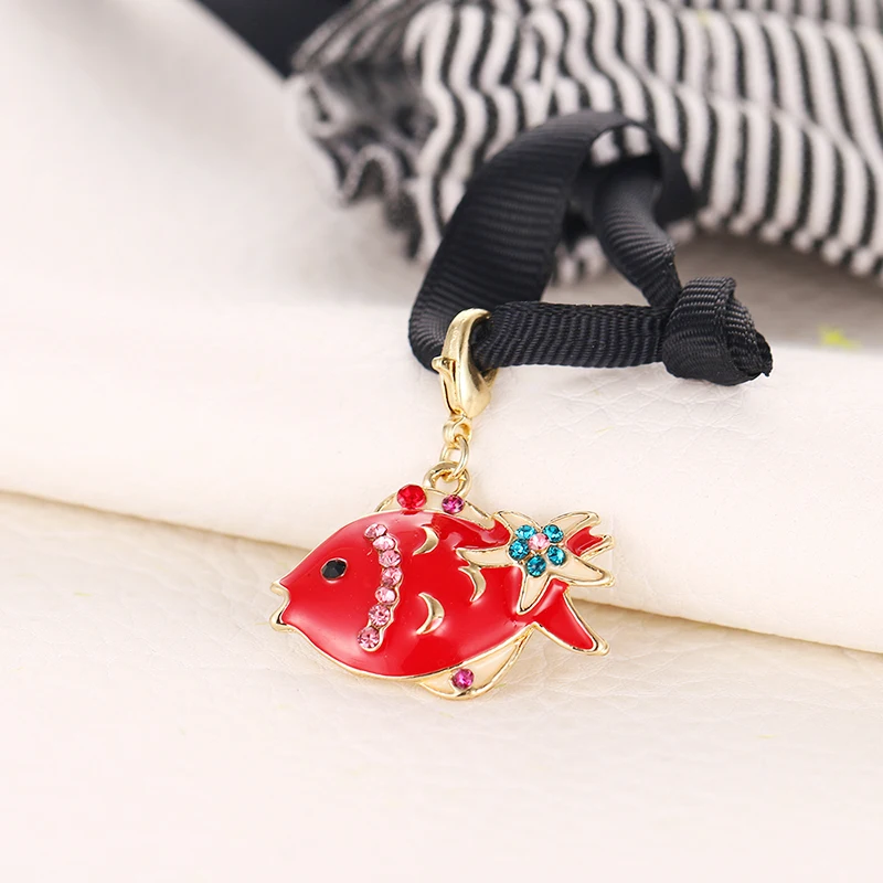 New fashion charm zuixi lobster clasp rhinestone small red fish sweet charm animals DIY DZ116 pendant jewelry