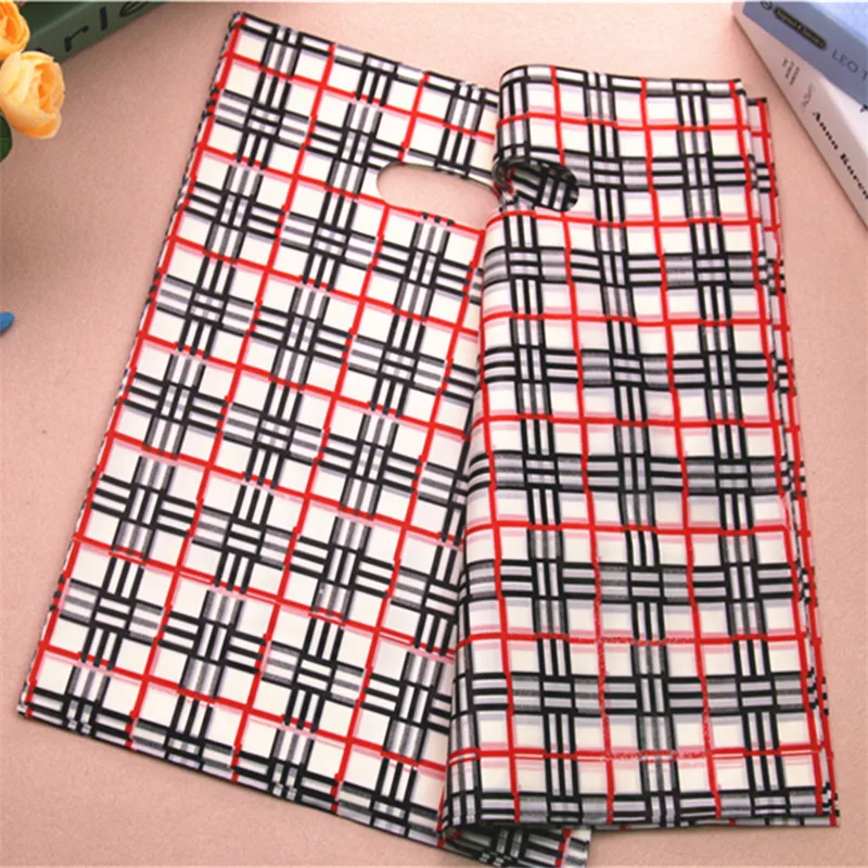 2021 New Design Wholesale 100pcs/lot30*40cm Fashion Grid Packaging Bags With Line Large Plastic Present Gift Package Bags