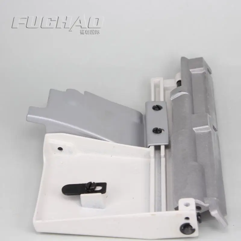 Industrial Sewing Machine Parts SIRUBA four-line Stitching Beng Type Interlocking Machine Door (Lakhan) Bag 747 Door Board