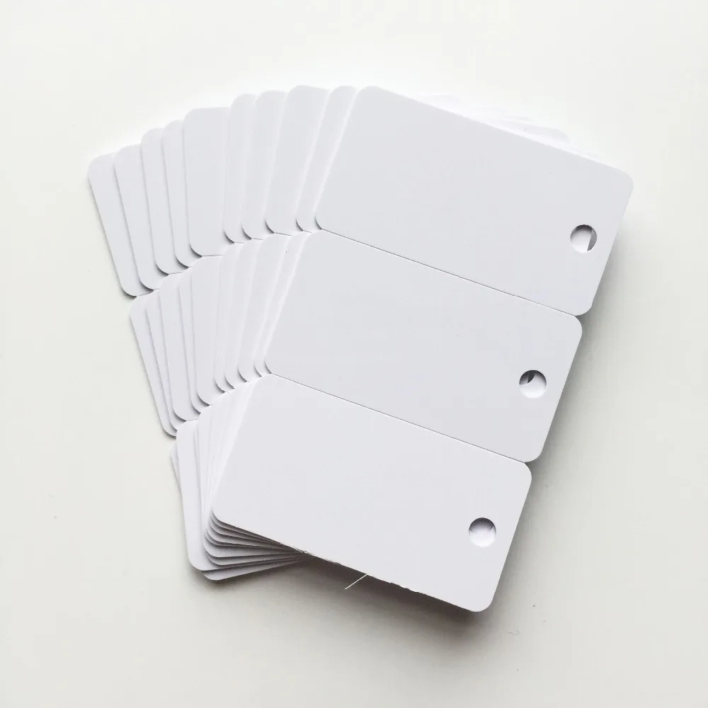 100 pièces blanc jet d'encre imprimable 3up PVC carte d'identité en plastique dur 3Up Keytag carte + 1 pièces plateau de carte pour Epson R2000s, imprimantes R2400