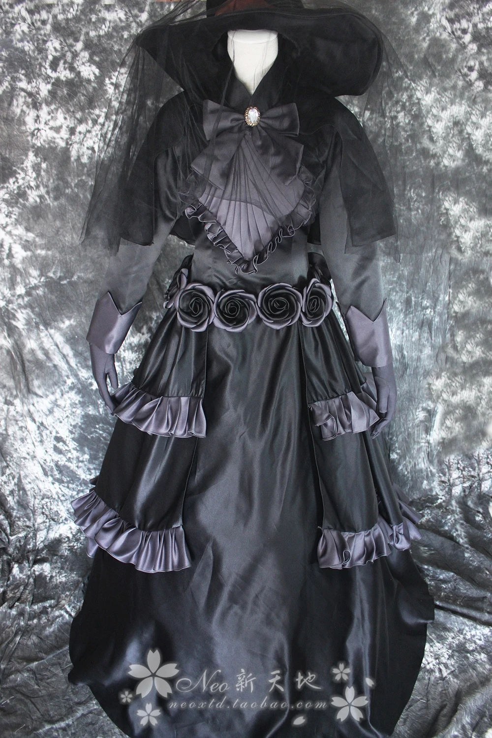 Hot selling Black Butler Queen Victoria Cosplay Costume black lolita Dress 11