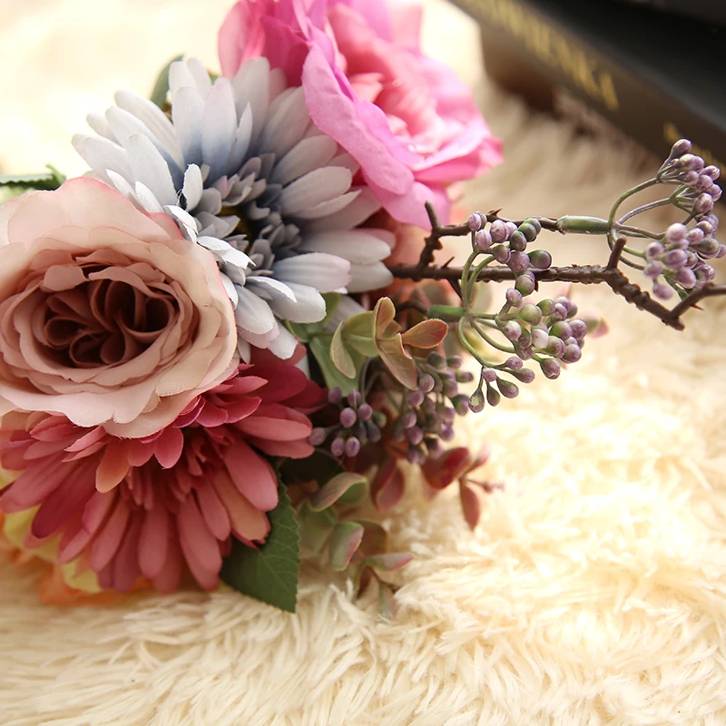 YO CHO Bouquet Da Sposa Damigella D'onore Gerbera Rosa Mazzi di Fiori di Ortensia Artificiali Fiori Di Seta di Nozze FAI Da TE Forniture Home Office Decor