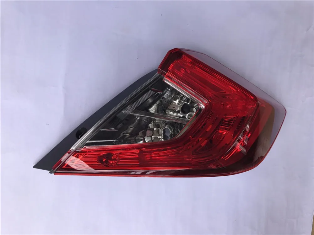 

1Pcs Right Outer Tail Light Tail Lamp Rear Light w/o Bulb For Honda Civic sedan 2016-2018