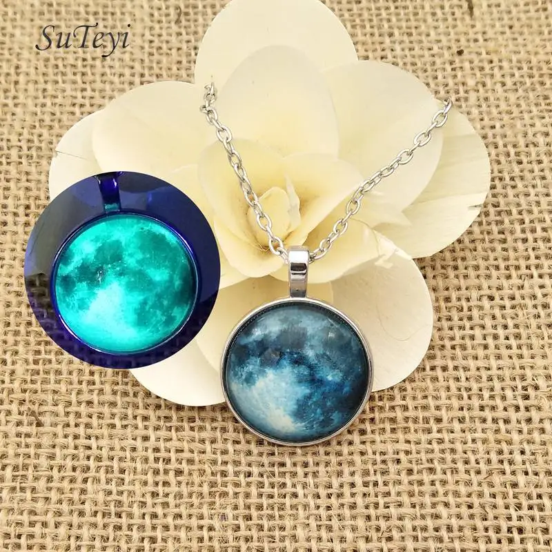 SUTEYI Fashion Luminous Star Series Planet Necklace Glass Cabochon Pendant Glow in the Darkness Necklaces Christmas Jewelry