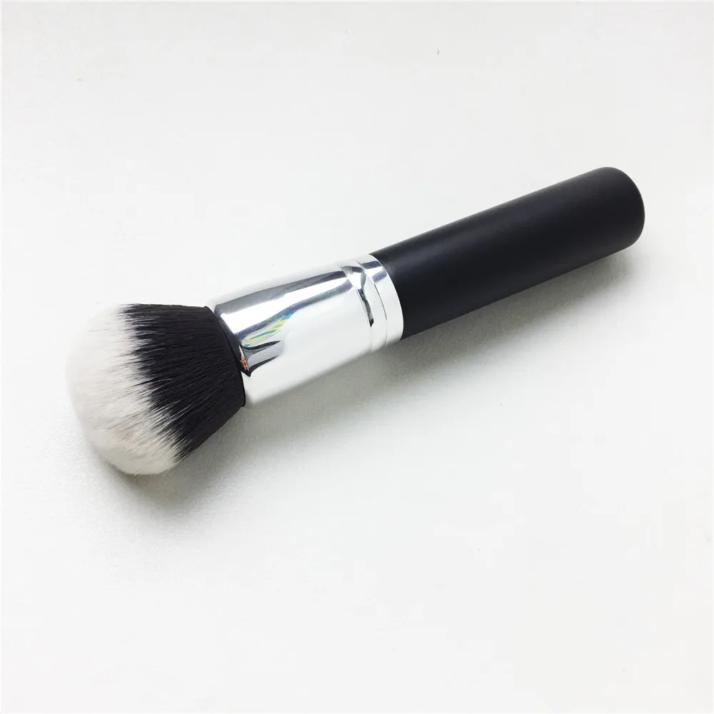 DELUXE BUFFER FOUNDATION BRUSH M439 - Round Airbrush for Liquid Creamy Foundations Beauty Makeup Brush Blender Tool