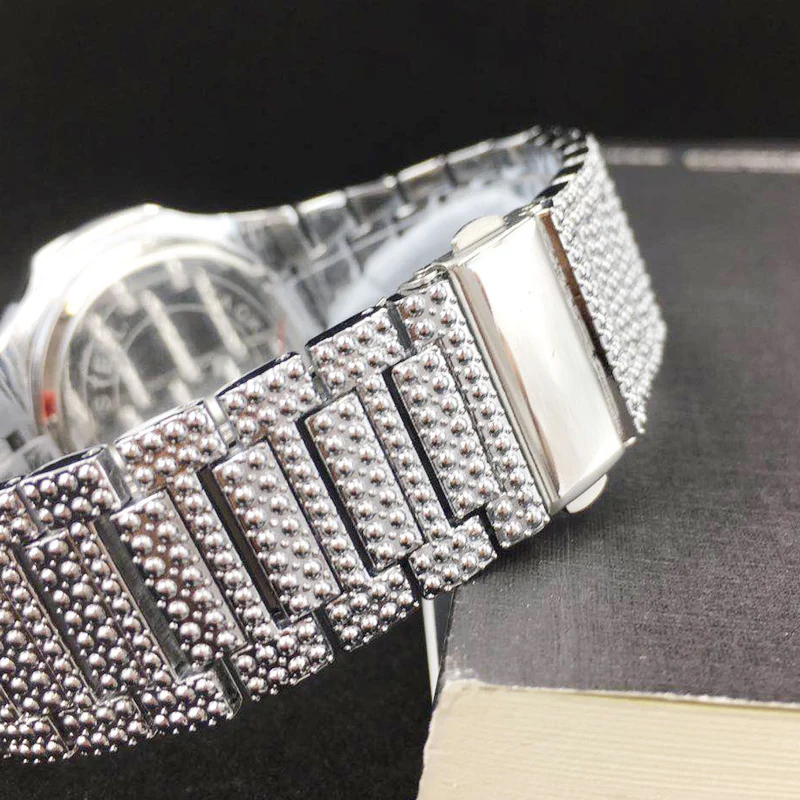 Luxury Bling Diamond Watch for Unisex Fashion Women Quartz Watches Stainless Steel Bracelet Men Business Wristwatch Ladies XFCS