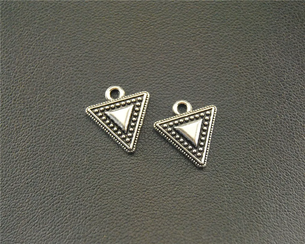 30pcs  Silver Color Zinc Alloy triangle drop Charm Pendant DIY Necklace Bracelet Bangle Jewelry Findings 12x14mm A1550