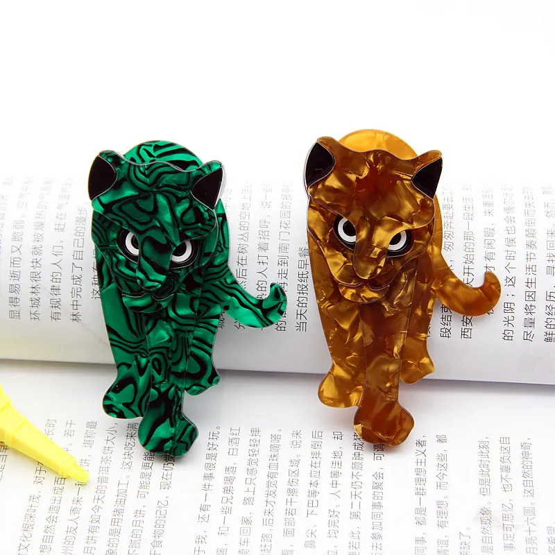 FishSheep Acrylic Leopard Brooches for Women Big Resin Animal Lion Tiger Brooch Pins Female Broches Jewelry Clothing Accessories