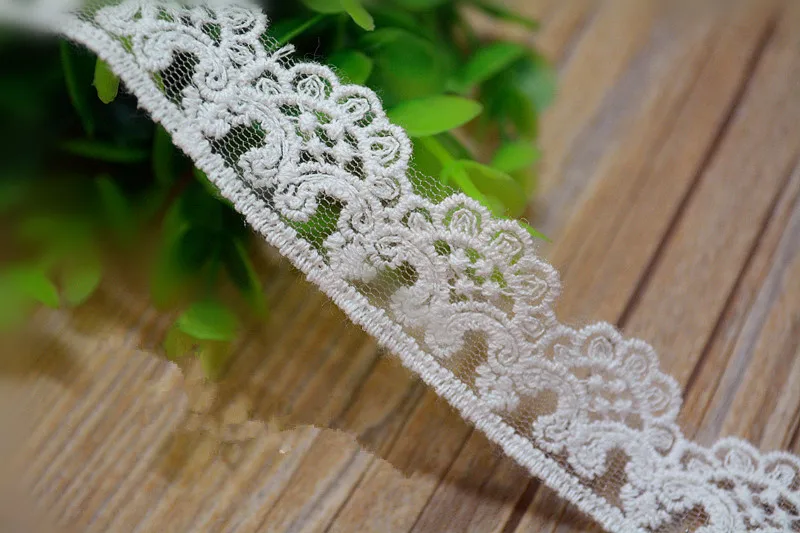 White Cotton Embroidered Lace Fabric , DIY Handmade Lace Materials, Clothing Accessories, Width 2.5cm, 14Yards/Lot, RS432