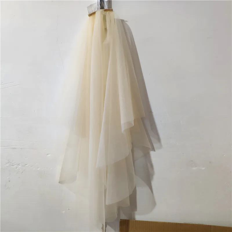 

2 Layer 70cm/90cm Cut Edge Wedding Veil Fingertip Length Bridal Veil Metal Comb