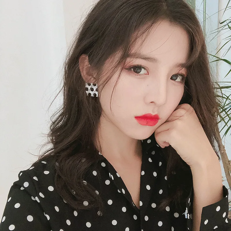 Classic Polka Dot Earring Geometric Round Square Heart Stud Earrings for Women Cute Korean Style Acrylic Earings Fashion Jewelry