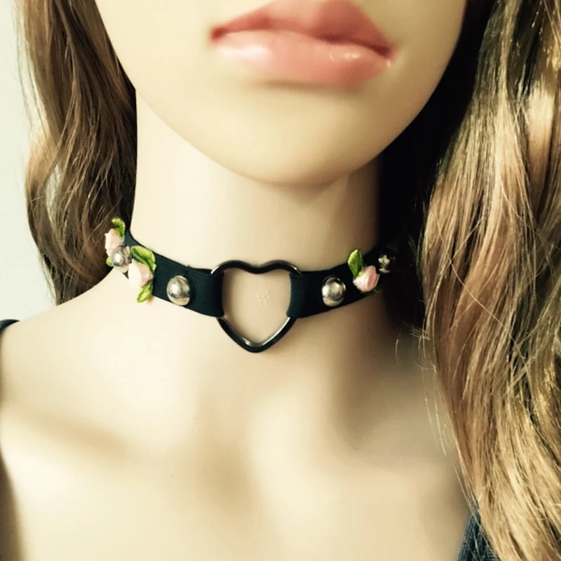 

Goth 90's choker Body Harness maxi necklace harness Vintage Heart with rose Choker Studded Rivet stone Punk Harness