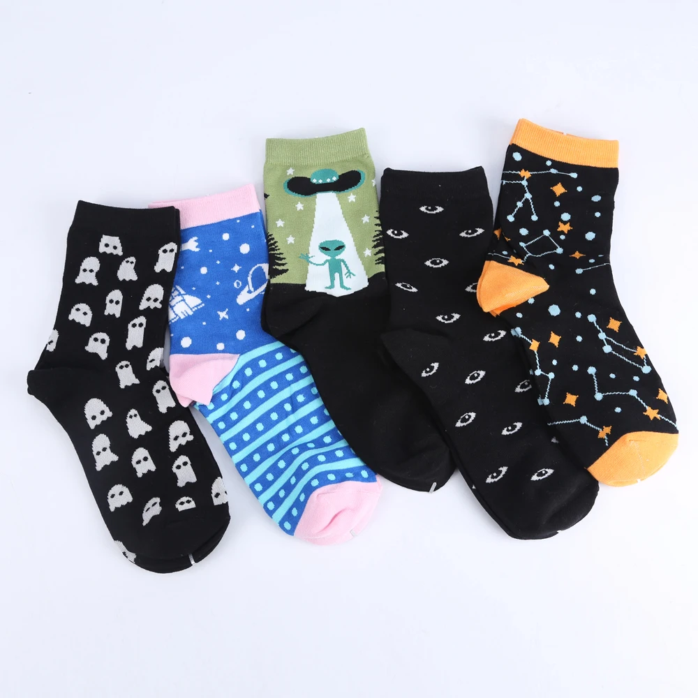 Modeager 75% Baumwolle Japanischen Gemusterten Meerjungfrau Alien Raum Planeten Lustige Frauen Socken Neuheit Kühle Socken Weihnachten geschenk für Mädchen