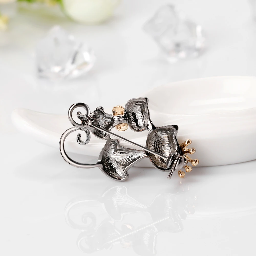 Vintage Metal Crystal Couple Queen Cat Brooch For Women Mom Collar Pins Corsage Double Animal Brooch Badges Jewelry Accessories