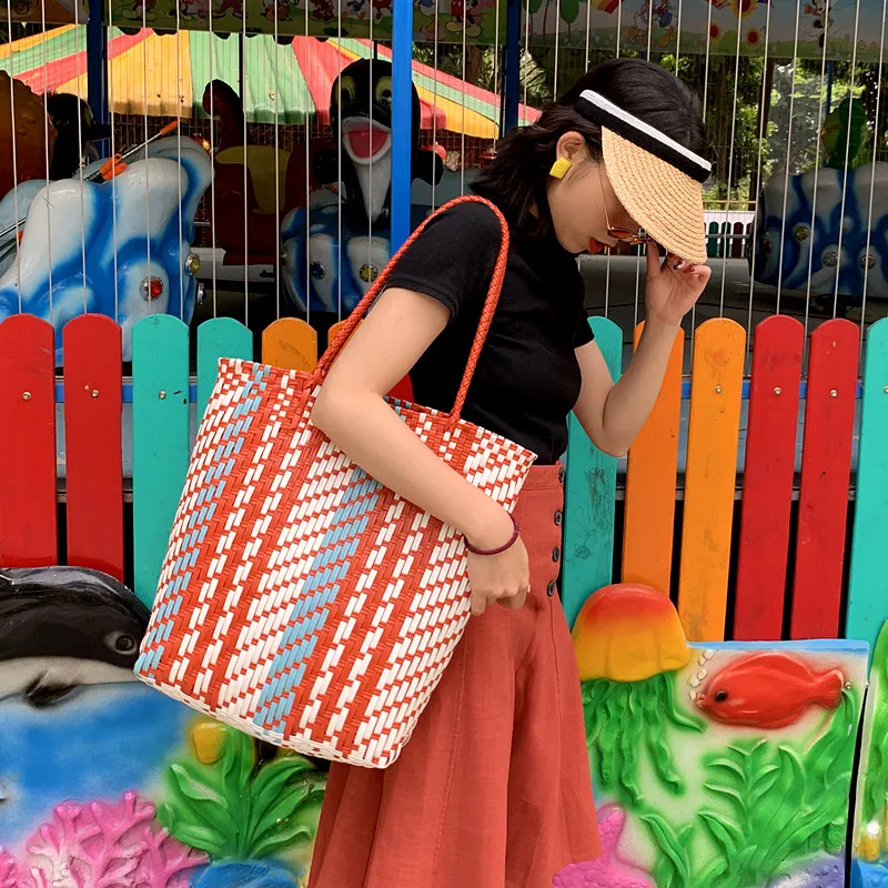 NEW 2019 Summer Rattan Handbags Women Weave Basket Holiday Handmade Ladies Beach Messenger Bag Causal Travel Shoulder Bag