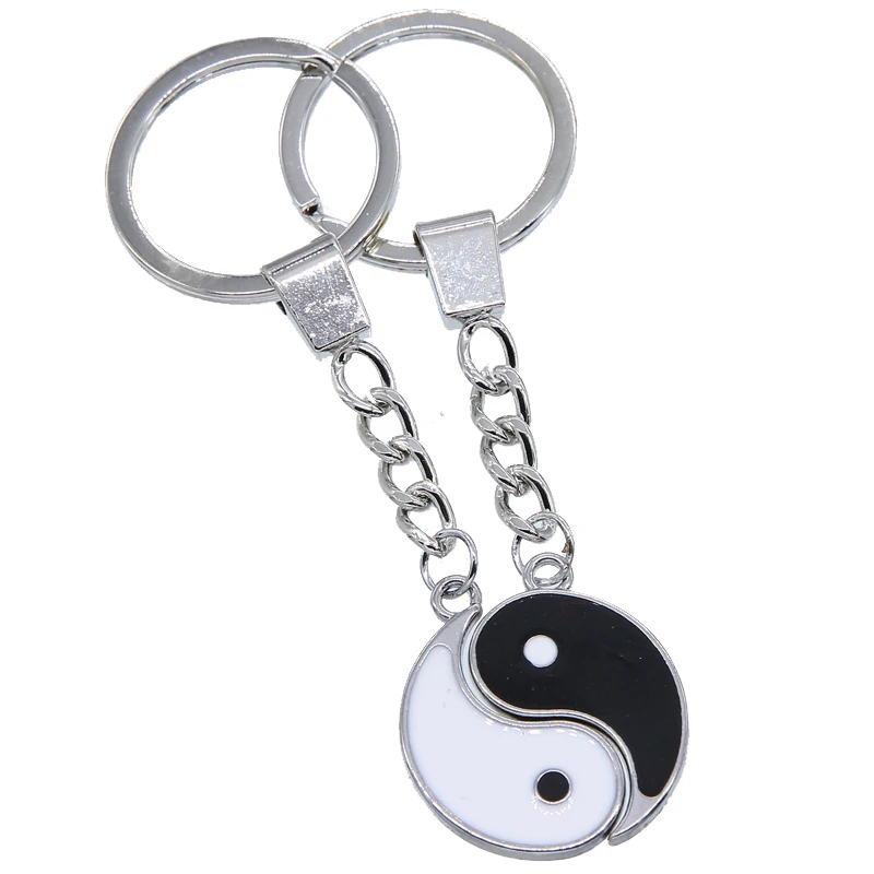 LLavero de pareja de China yin yang para hombres y mujeres, llavero de coche creativo, llavero de pareja, encanto de pareja blanco y negro esmaltado, exquisito emparejamiento