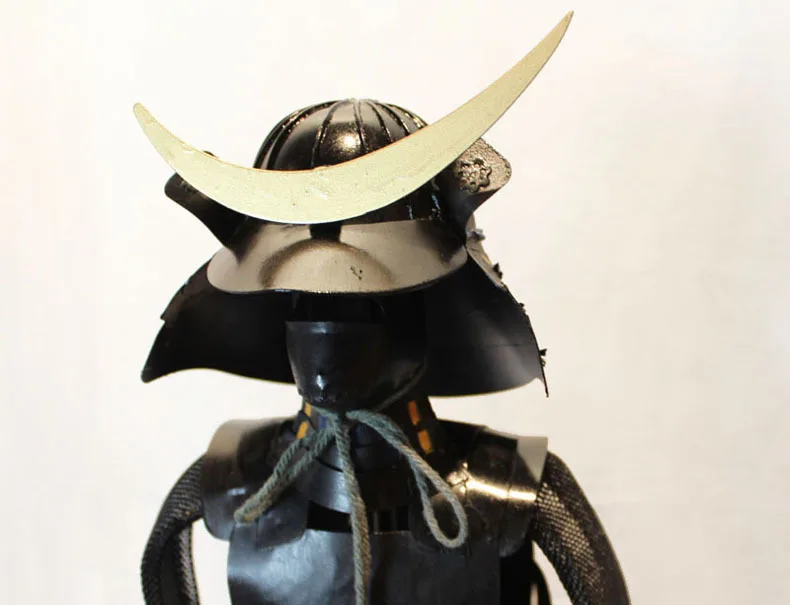 Sengoku samurai armor model / Antique Japanese metal armor Date Masamune / Bar Decoration Favorites