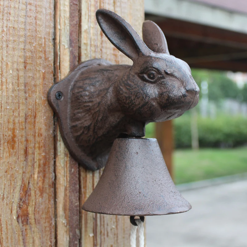 Rustic Rabbit Head Cast Iron Hand Cranking Bell European Home Garden Decor Wall Mounted Metal Animal Figurines Welcome Door Bell