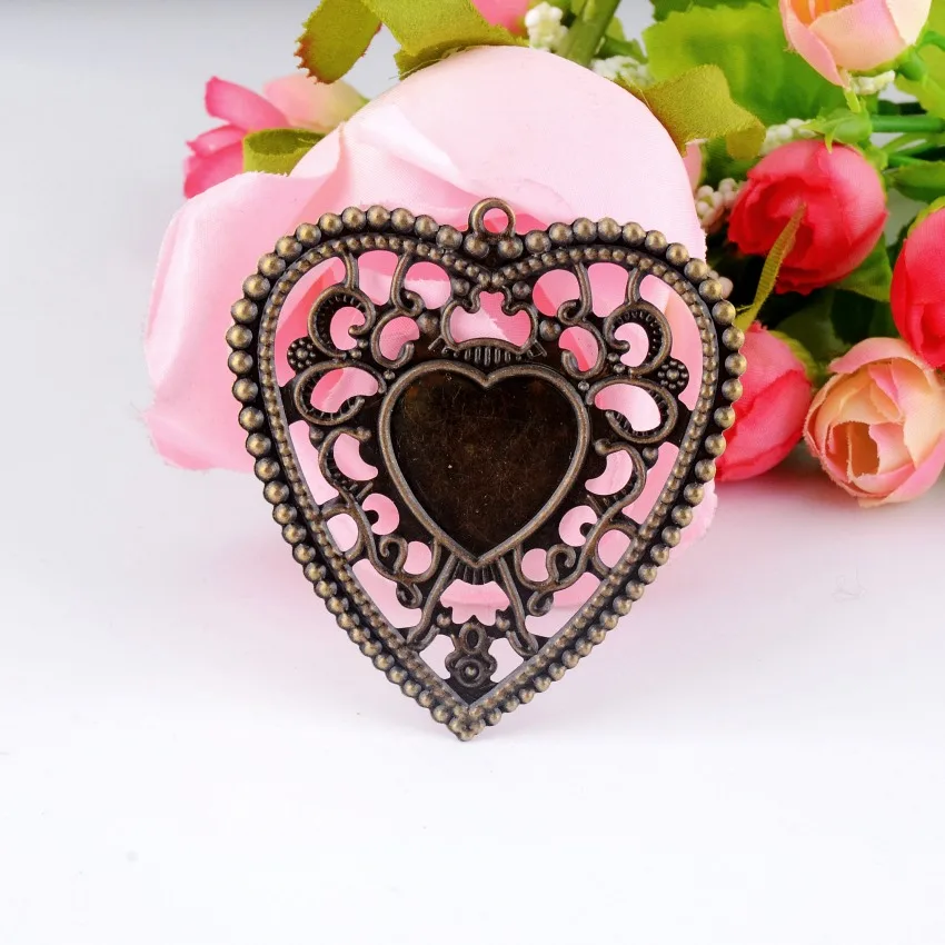 Retail 5Pcs Antique Bronze Filigree Heart Cameo Frame Settings Decoration DIY Wraps Connnector 6.5x5.6cm F0361