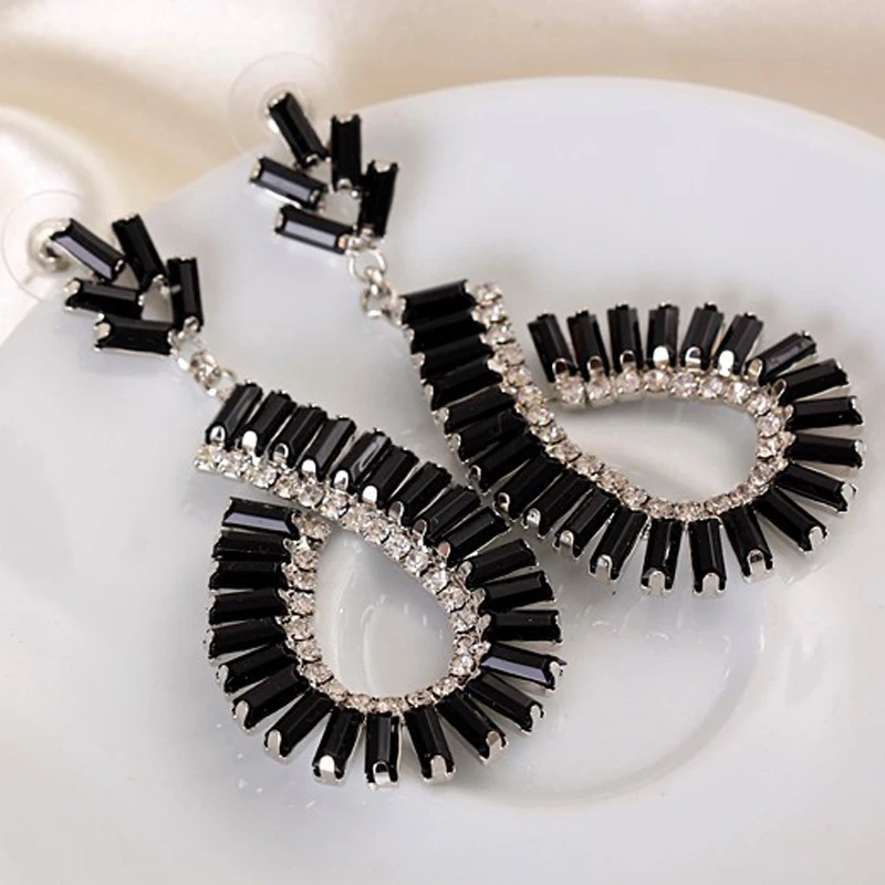 YFJEWE Popular Women Party jewelry Black Temptation Square Resin Earrings Female Black Sex Nightclub Shine Earrings #E142