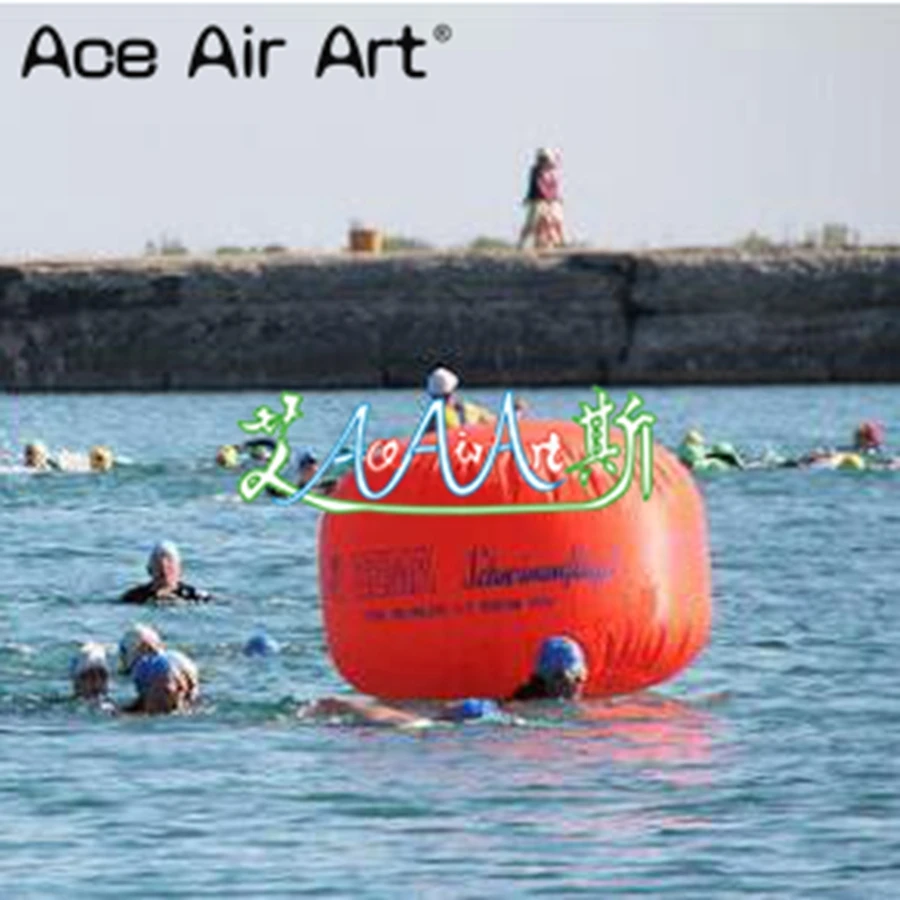 Orange/gelbe aufblasbare runde/dreieckige Bojen, Wasserwarnmarkierungen, Bojen für Wasser, Schwimmen, Boot, Rennen oder Sportveranstaltungen