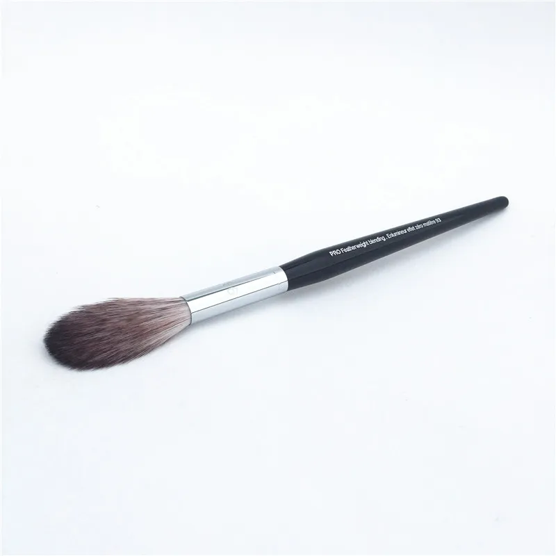 PRO Featherweight Blending Brush #93 - Fluffy Highlight Powder Blender Brush - Beauty Makeup Brush Blender