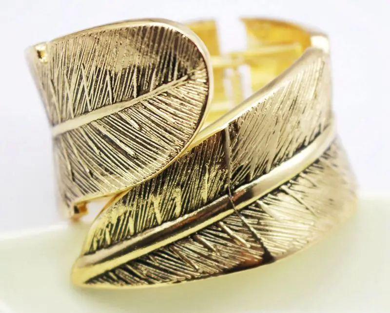 

Antique Gold Color Alloy Bangle Jewelry Feather Modeling Wide Cuff Bracelet Bangles New Arrival