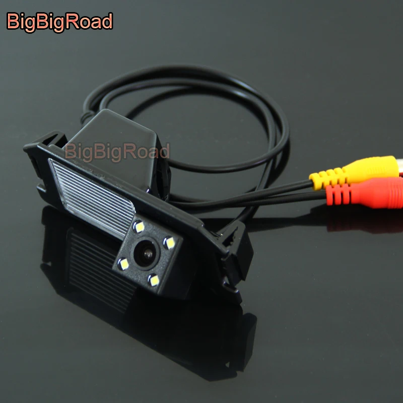 

BigBigRoad Car Intelligent Dynamic Track Rear View Backup Camera For Kia Soul / Hyundai Coupe S3 Tuscani Tiburon / HB20 HB20X