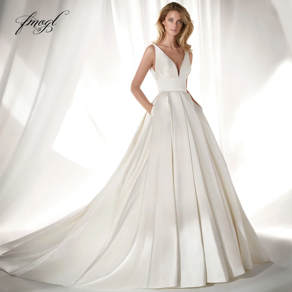 

Fmogl Vestido De Noiva Satin Princess Wedding Dresses Sexy Backless V Neck Spaghetti Straps Bow A Line Bride Gown