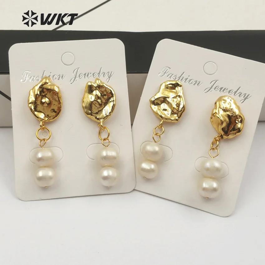 

WT-E451 WKT Fashion natural freshwater pearl women earings random stud with full gold metal plated with round pearl earrings