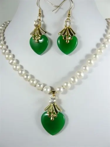 

2 colors! 7-8mm white pearl necklace 17"& green jade heart jades earring pendant