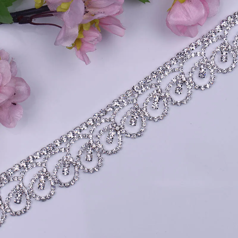 

Free Shipping 5 yards Crystal Rhinestone Trim, Rhinestone Applique, Wedding Applique,Rhinestone Chain MALI051