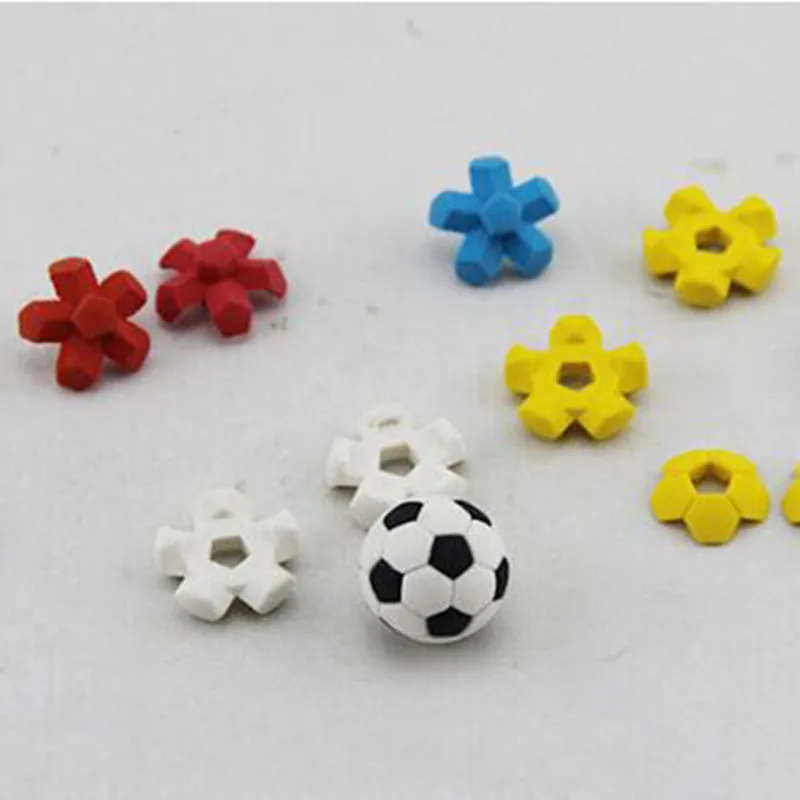 3pcs/pack Creative Trend Mini DIY 3D Assembled Soccer Ball Pencil Eraser for Kids Fashion Souvenir Stationery Eraser