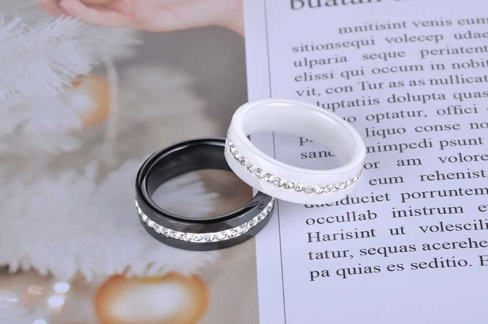 Lokaer Classic White & Black Ceramics Rings Jewelry Clay Rhinestones Wedding Engagement Rings For Women Anneaux R18145