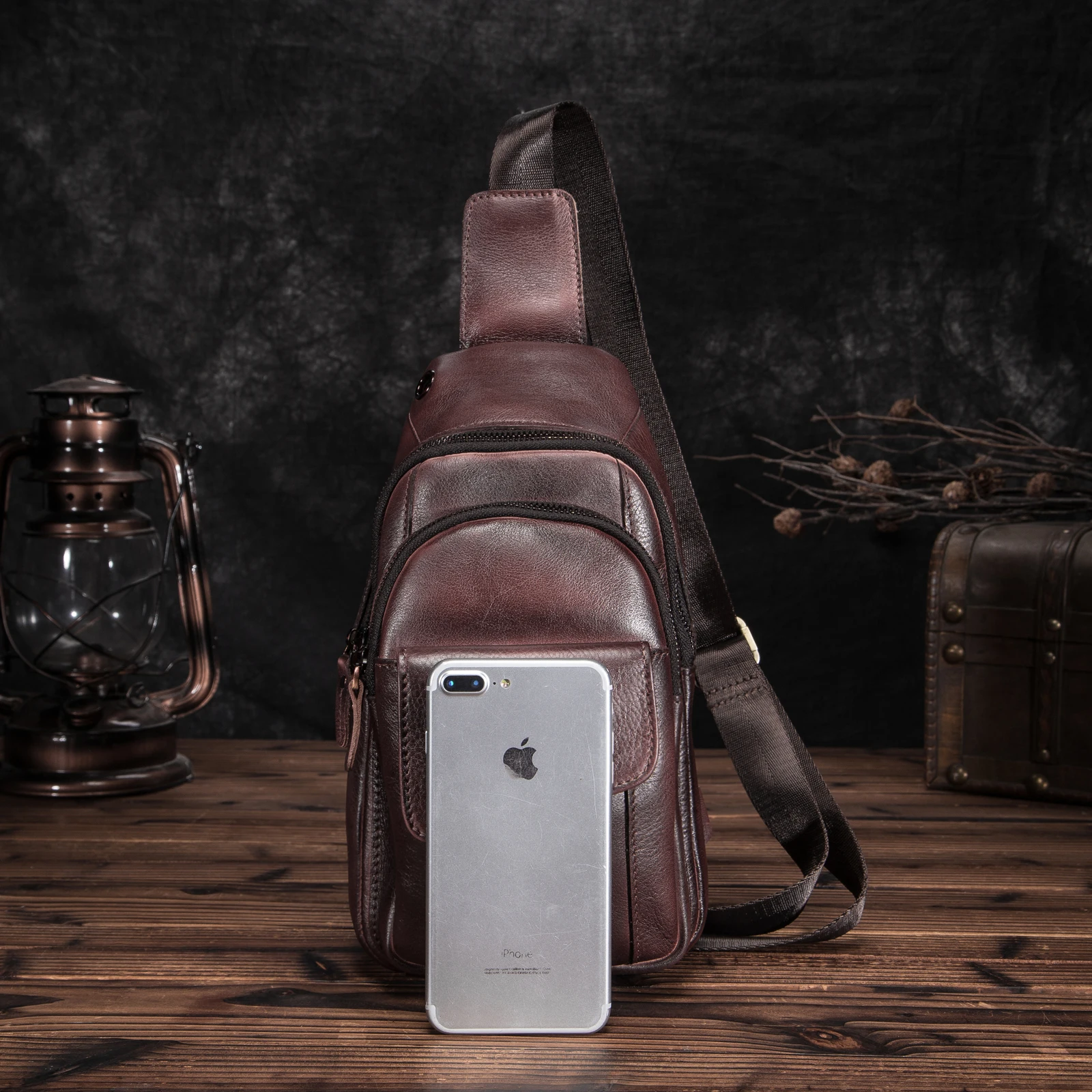 رائجة البيع الرجال مجنون الحصان الجلود موضة عادية Daypack الصدر حقيبة رافعة 8 "الكمبيوتر اللوحي تصميم كتف واحد عبر الجسم حقيبة الذكور 8013 واط
