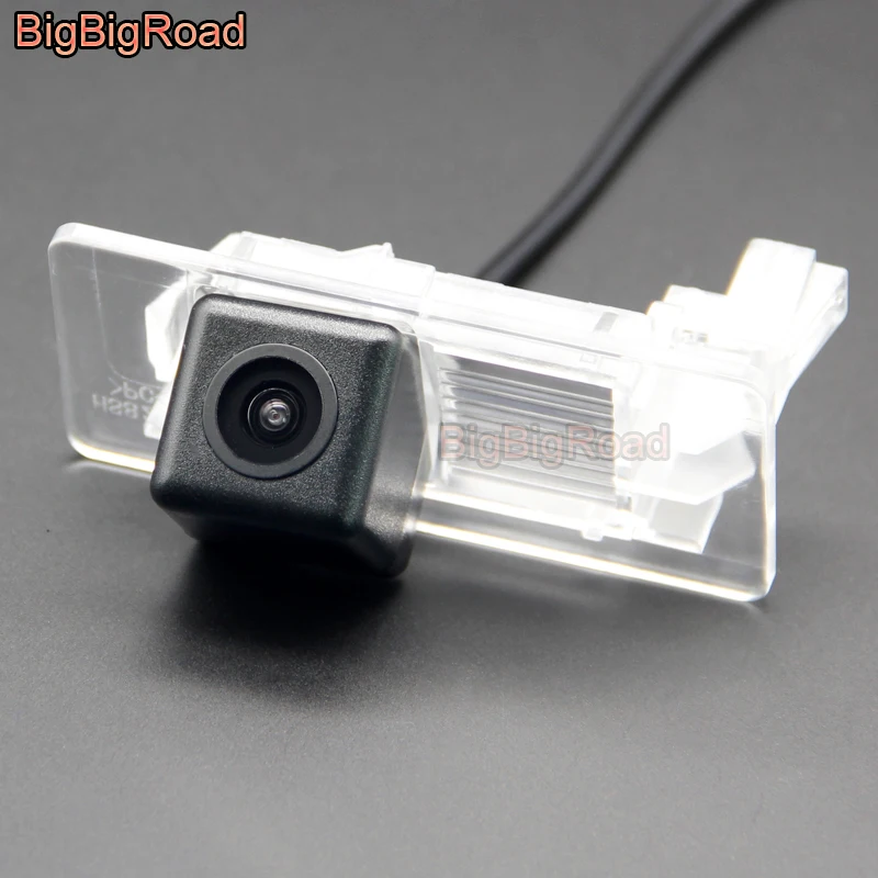 BigBigRoad Car Rear View Parking CCD Camera For Volkswagen Grand Lavida C-TREK 2012-2017 / Golf Wagon Golf Plus 2010 - 2013