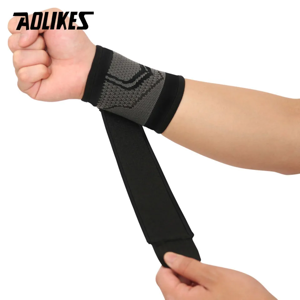 AOLIKES Wrist Brace Wrist Wraps Compression Wrist Strap,Wrist Support for Fitness Weightlifting,Pain Relief,Adjustable Wristband