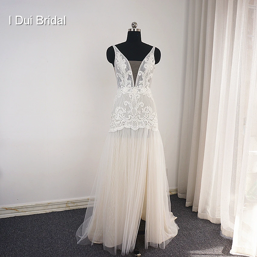 Scollo A V Boho Abiti Da Sposa UNA linea di Pizzo Appliqued Unico di Disegno di Nuovo Stile Split Leg