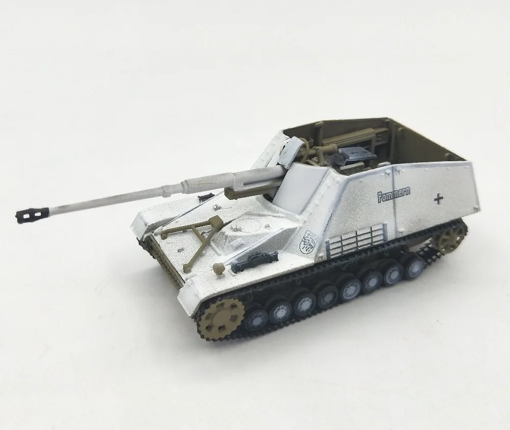 1: 72 German tracked self-propelled anti-tank gun model 88CM snow camouflage  Half alloy collection model