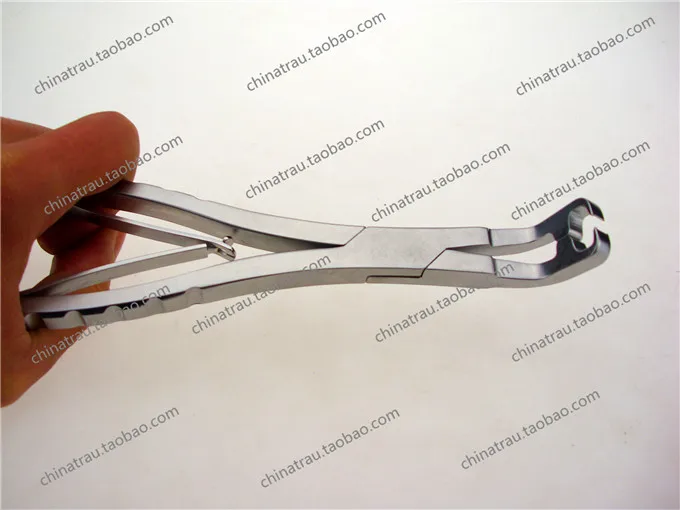 Medical orthopedics instruments bending type clamp pliers to clamp sternum Ribs bone plate applied to bend the plate bending