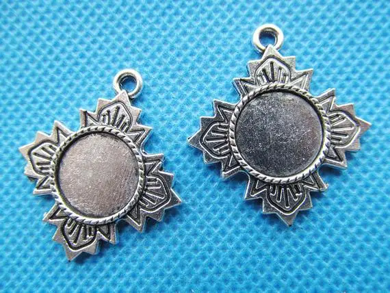 

100pcs Antique Silver/Antique Bronze Filigree Cross Base Setting Tray Bezel Pendant Charm/Finding,fit 12mm Round Cabochon/Cameo